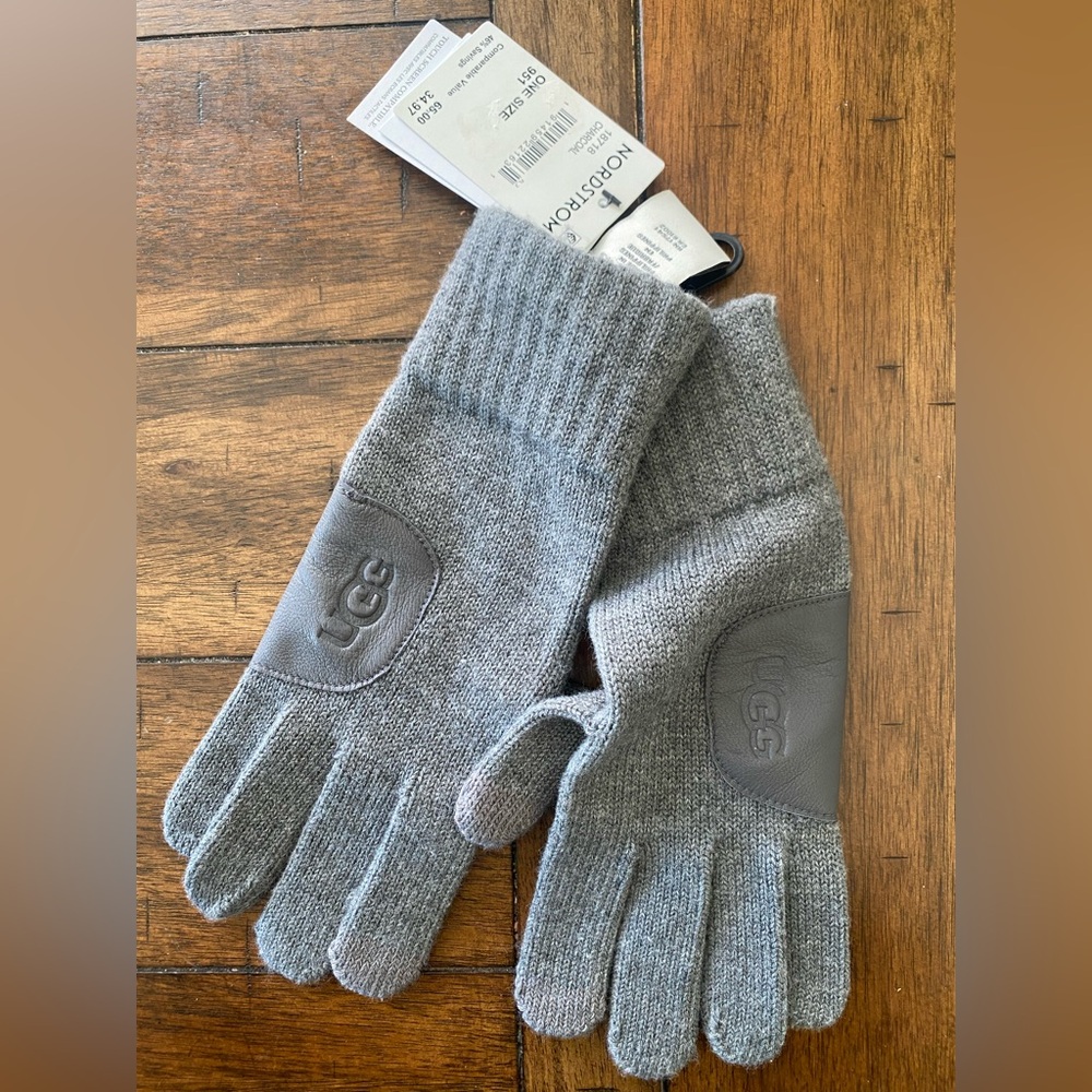 UGG Gray Knit Leather-Trim Gloves with Logo Patch